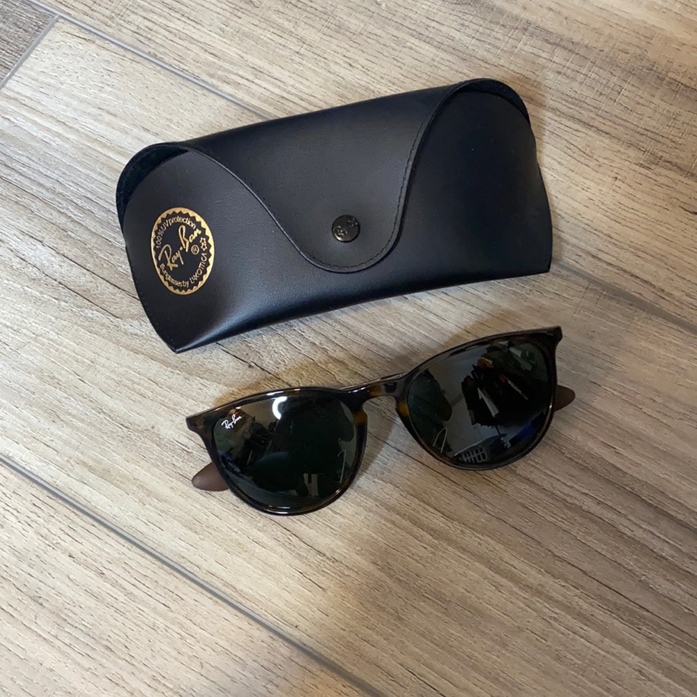 Ray Ban Erika Style Sun Glasses 😎